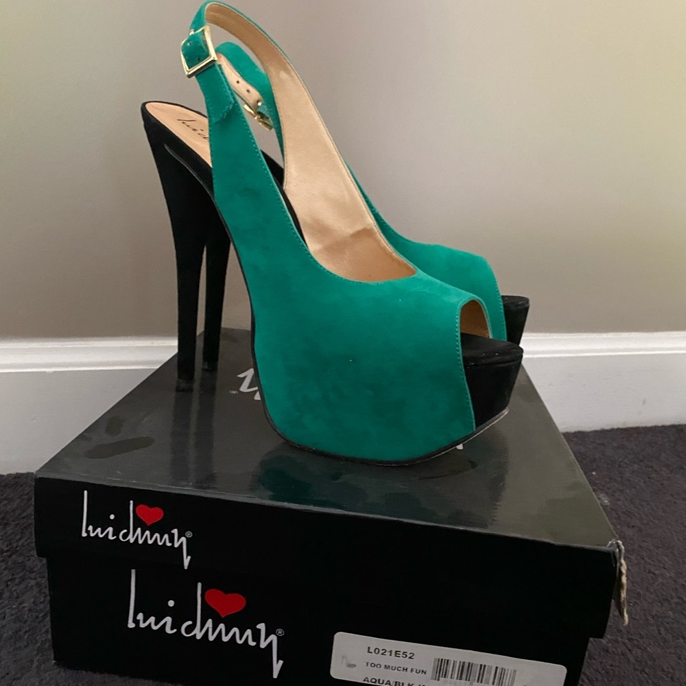 Worn very high heel platform front size 8